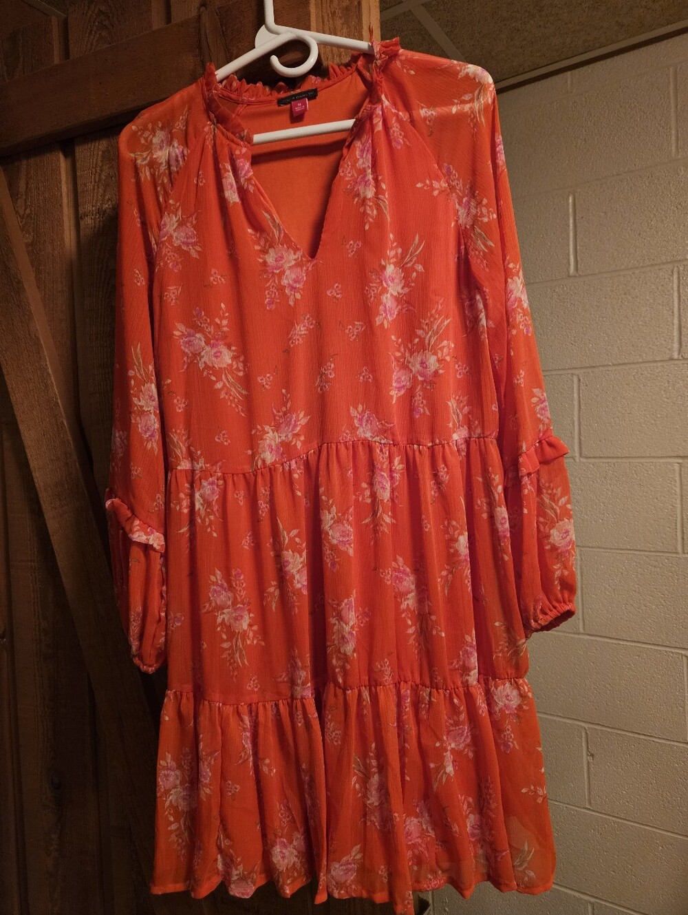Bright Orange Floral Tiered Dress. Vince Camuto. Size Med. Like New.